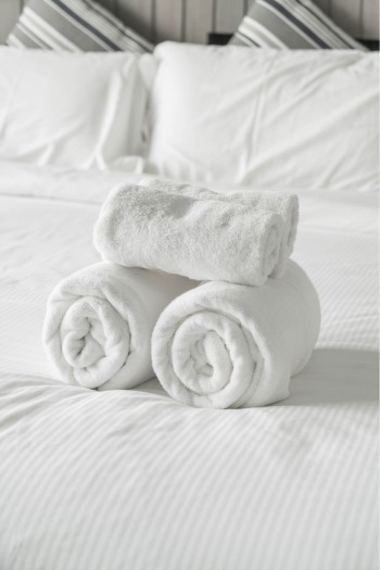 Avesis Serisi 16/1 Open-End İplik Otel Havlusu