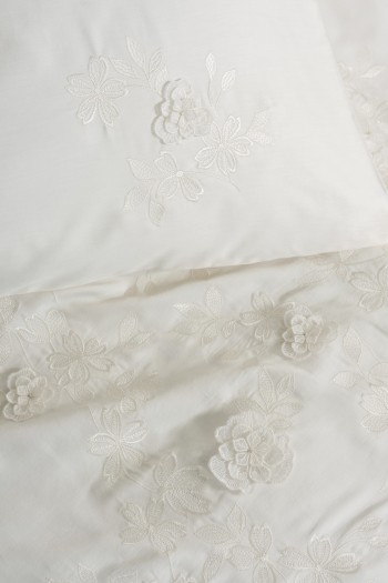 Cotton Box 3D Nakışlı Saten Çift Kişilik Nevresim Takımı Chic Ekru