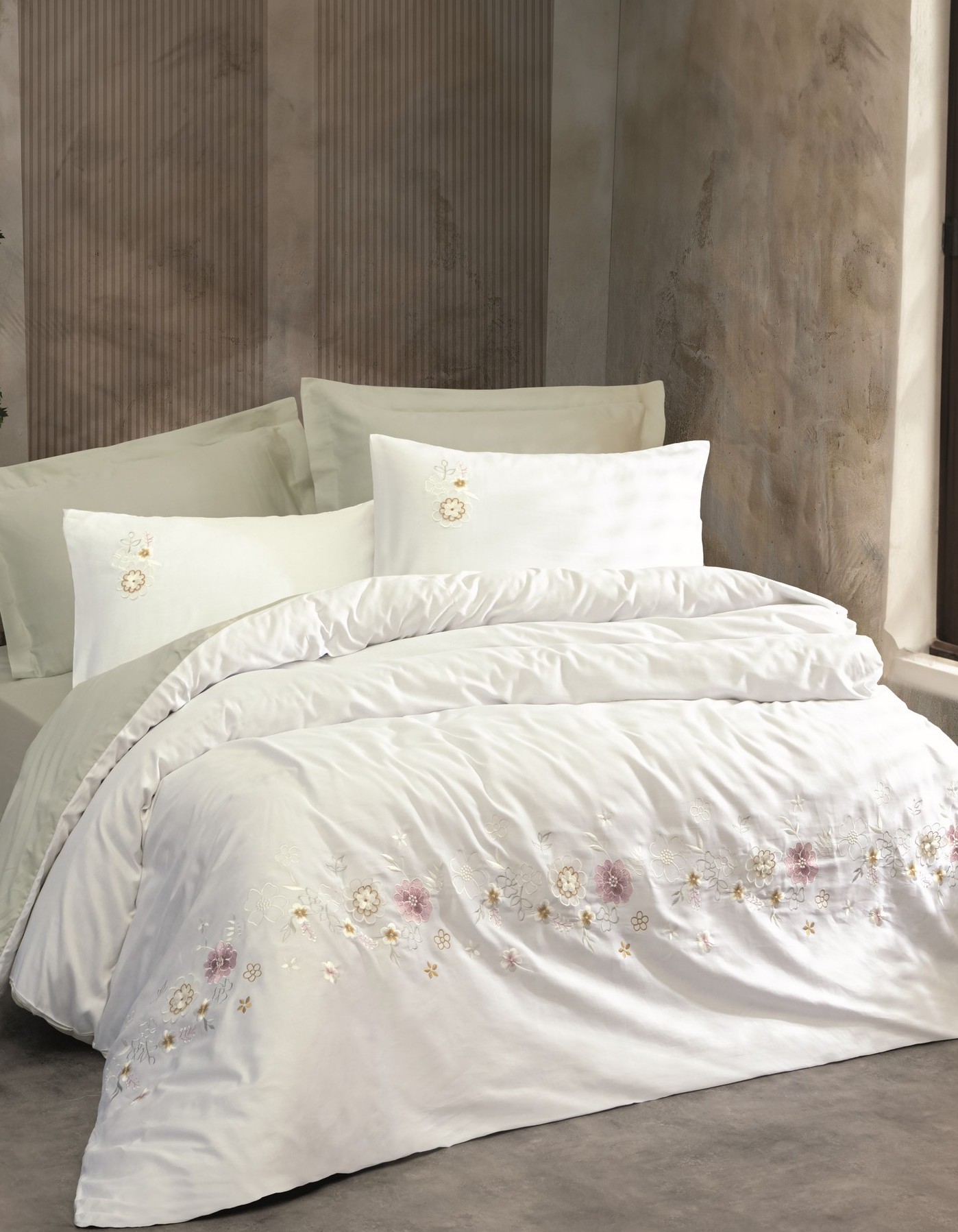 Cotton Box 3D Nakışlı Saten Çift Kişilik Nevresim Takımı Jenika Mint