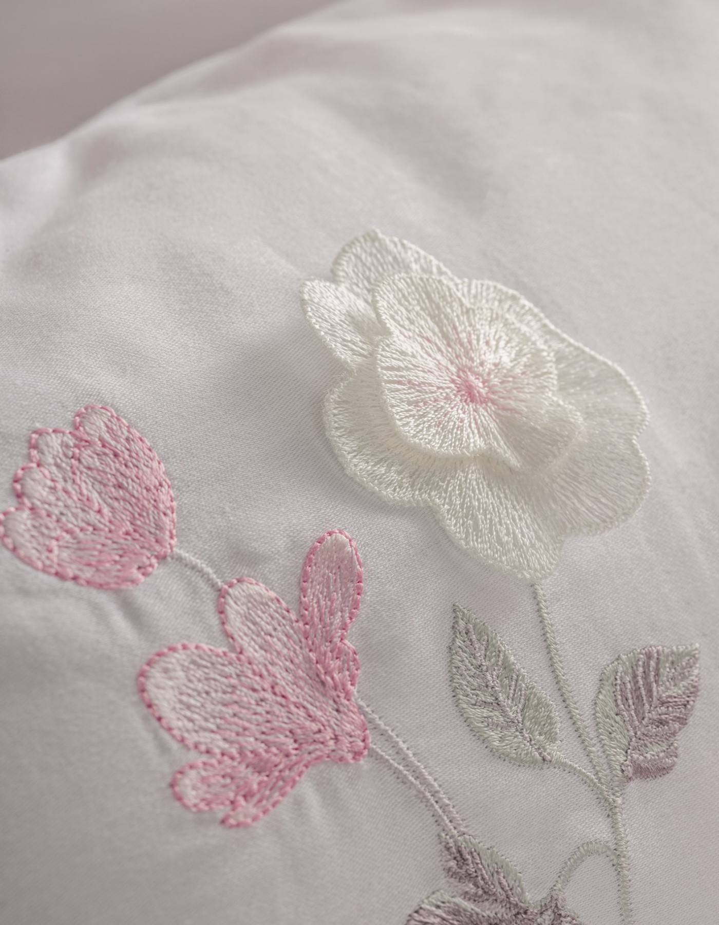 Cotton Box 3D Nakışlı Saten Çift Kişilik Nevresim Takımı Jolie Pembe