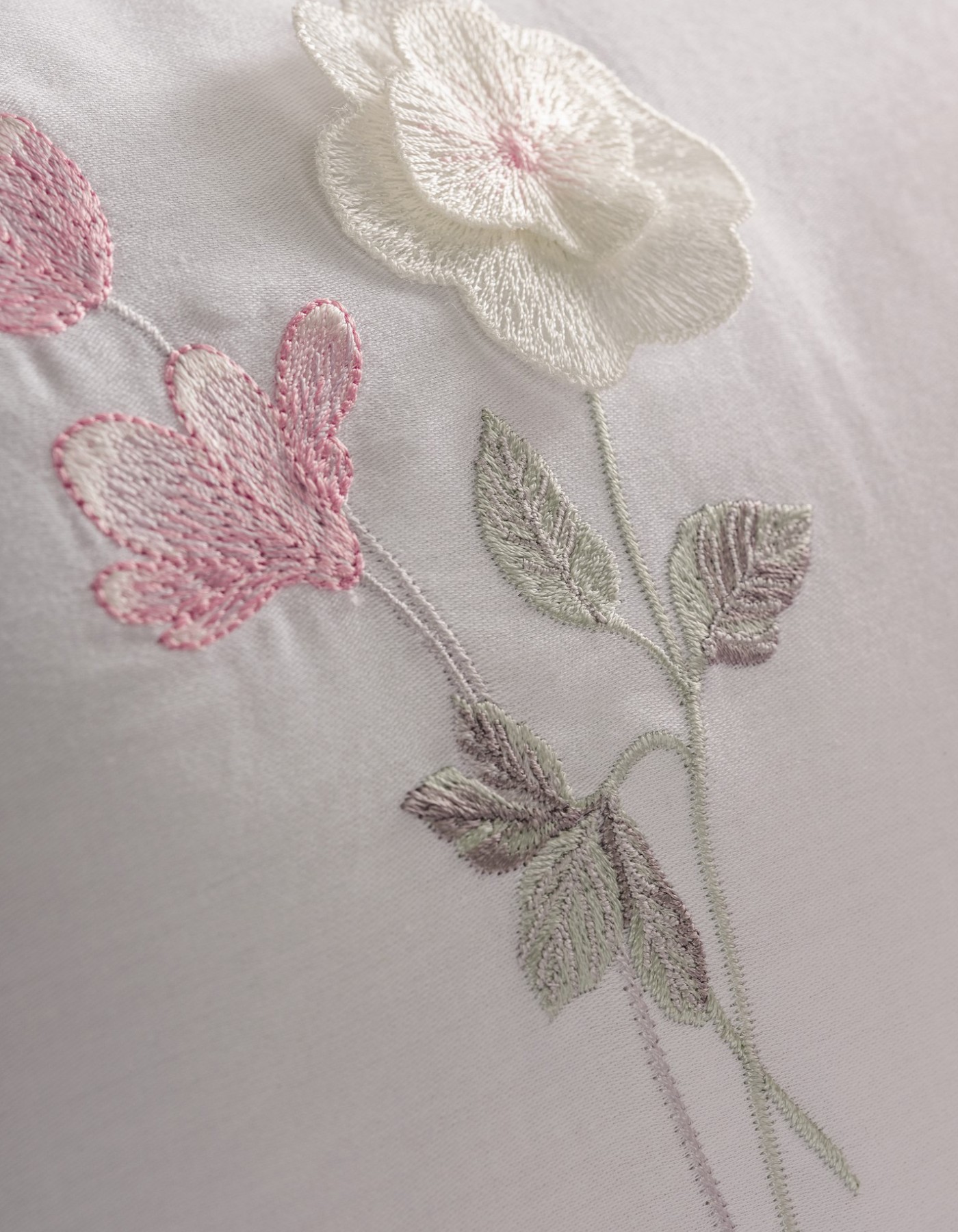 Cotton Box 3D Nakışlı Saten Çift Kişilik Nevresim Takımı Jolie Pembe