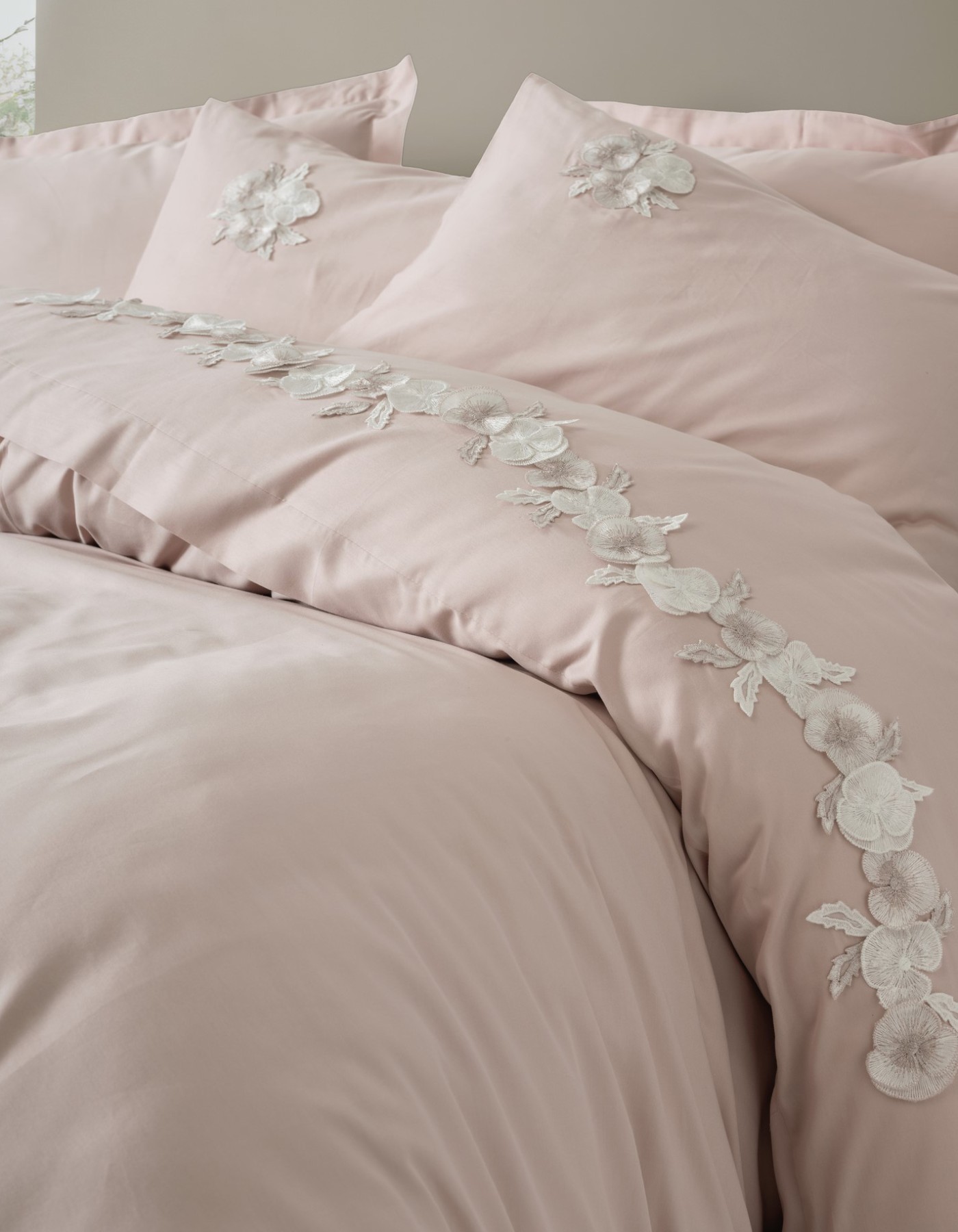 Cotton Box 3D Nakışlı Saten Çift Kişilik Nevresim Takımı Zena Lila