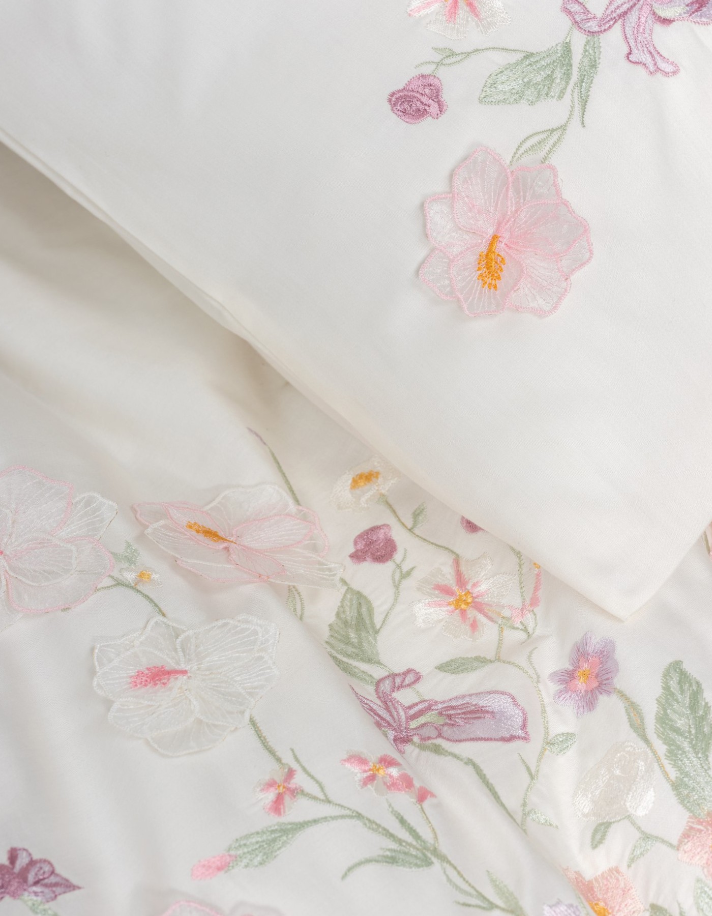 Cotton Box 3D Nakışlı Saten Çift Kişilik Nevresim Takımı Zephy Ekru