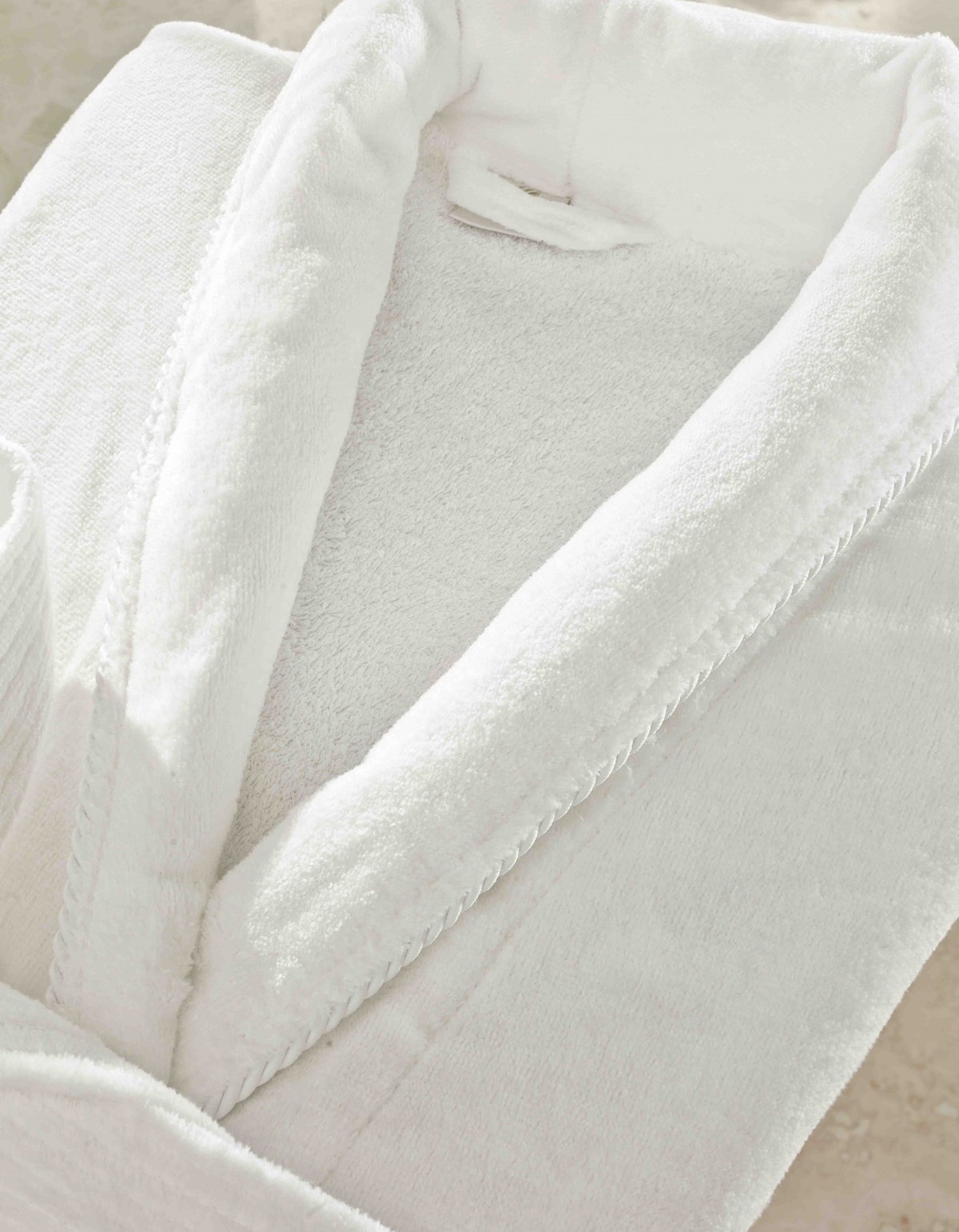 Poseidon Serisi Şal Yaka Kadife Otel Bornozu