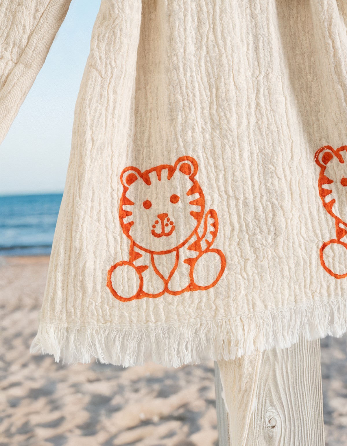 Varol %100 Organik, El İşçiliği Taş Baskı Çocuk Bornozu - Kaplan