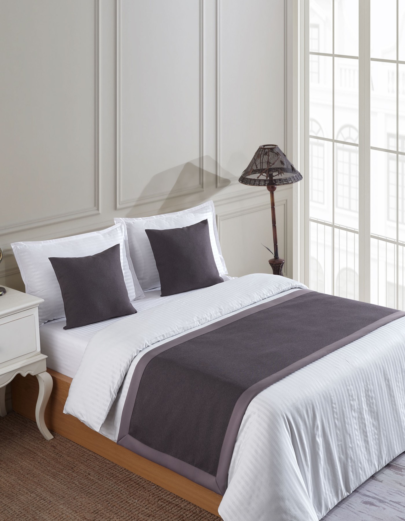 Varol 70x250 Yatak Şalı (Runner) ve 2 Adet 45x45 Kırlent Seti – Otel Konsept Lüx Dekoratif Set