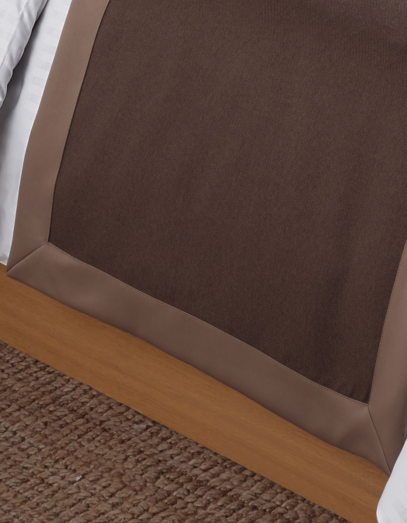 Varol 70x250 Yatak Şalı (Runner) ve 2 Adet 45x45 Kırlent Seti – Otel Konsept Lüx Dekoratif Set