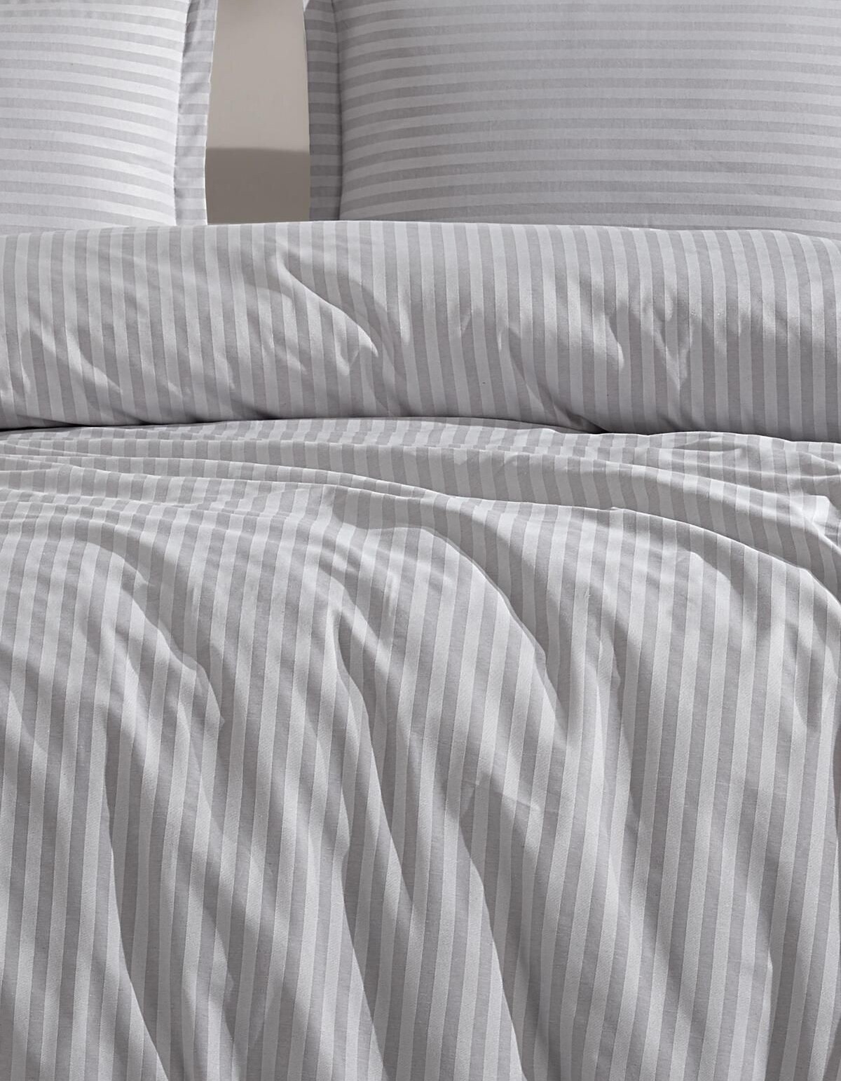 Varol Çarşafı Lastikli Saten Çizgili Çift Kişilik Nevresim Takım