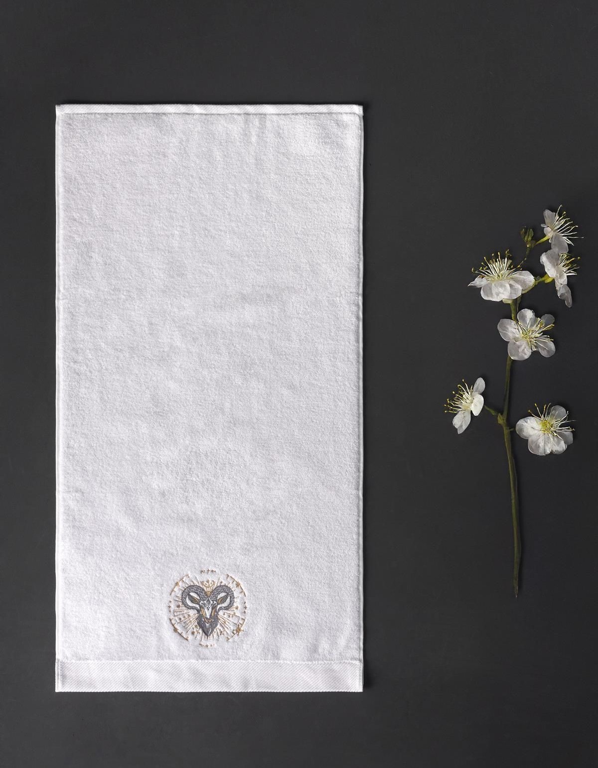 Varol Lüks Microcotton Burç Nakışlı Havlu Seti – Yumuşak & Dayanıklı