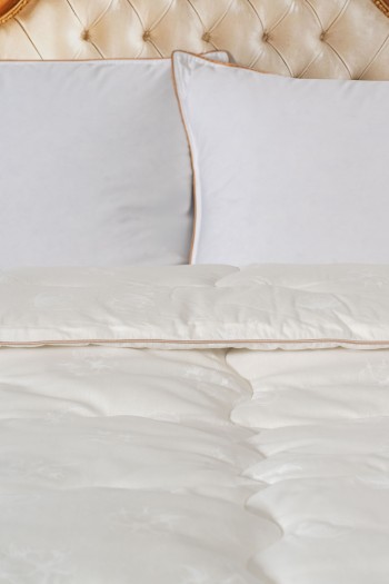 Varol Pure Cotton Tek Kişilik %100 Pamuk Yorgan (155x215 cm) – Doğal, Nefes Alabilen | Bez Çantalı