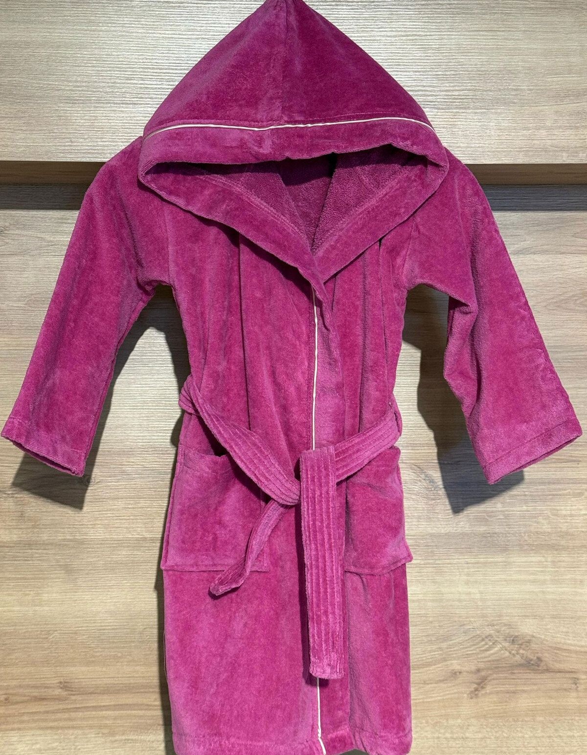 Yumuşak Dokulu Kapüşonlu Çocuk Bornozu